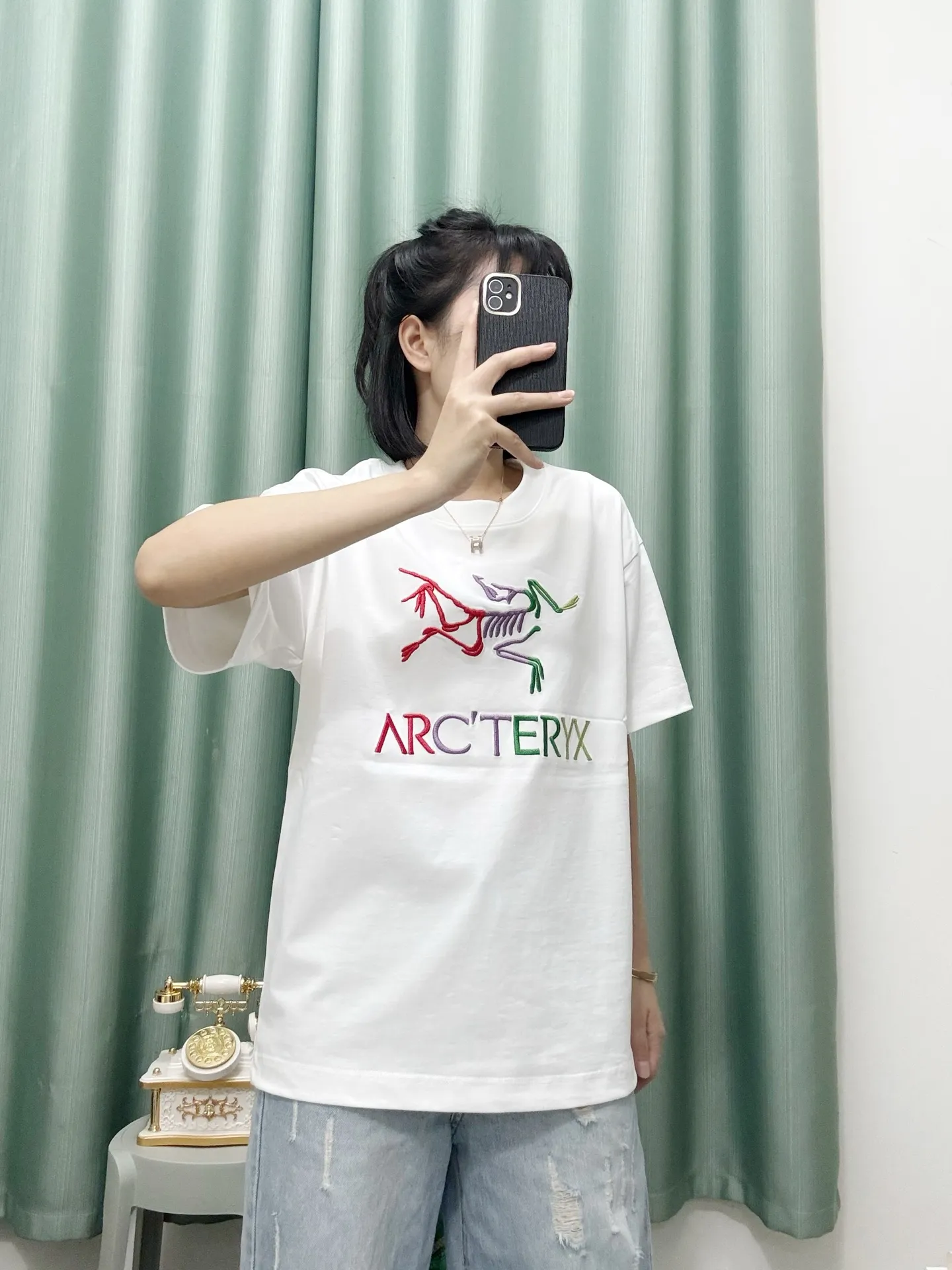White ， Same Style